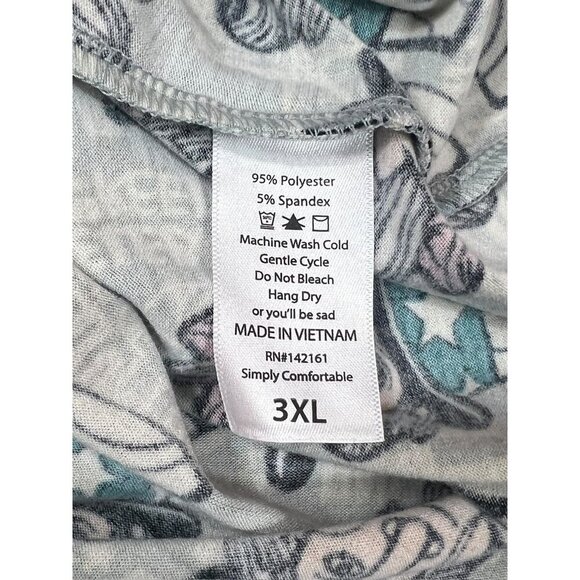 LulaRoe Irma Women's Patriotic Nutcracker Top - Picture 5 of 7